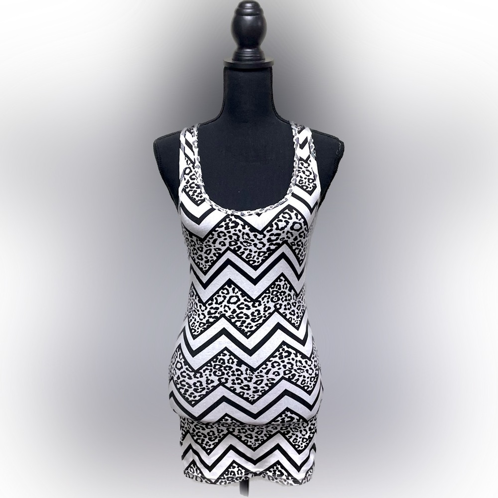 No Boundaries brand Tank Top, Sz L.